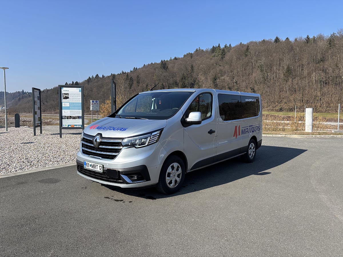 1-RENAULT_TRAFIC.jpg